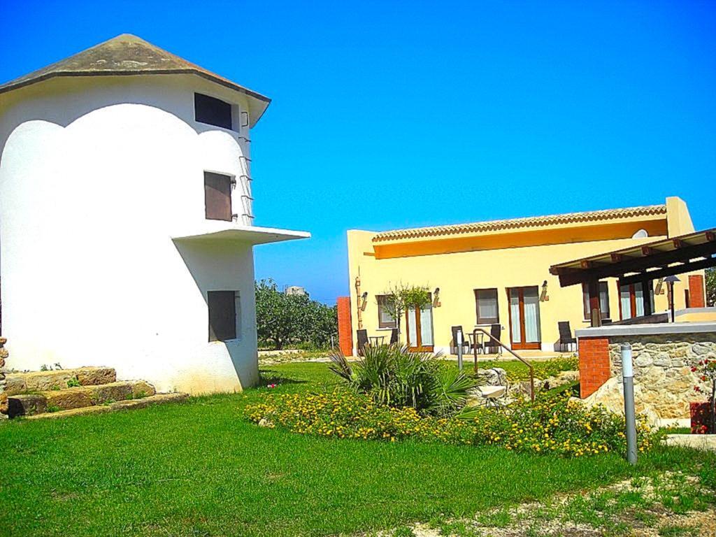 Azienda Agrituristica Tenuta Pizzolungo Erice Exterior photo