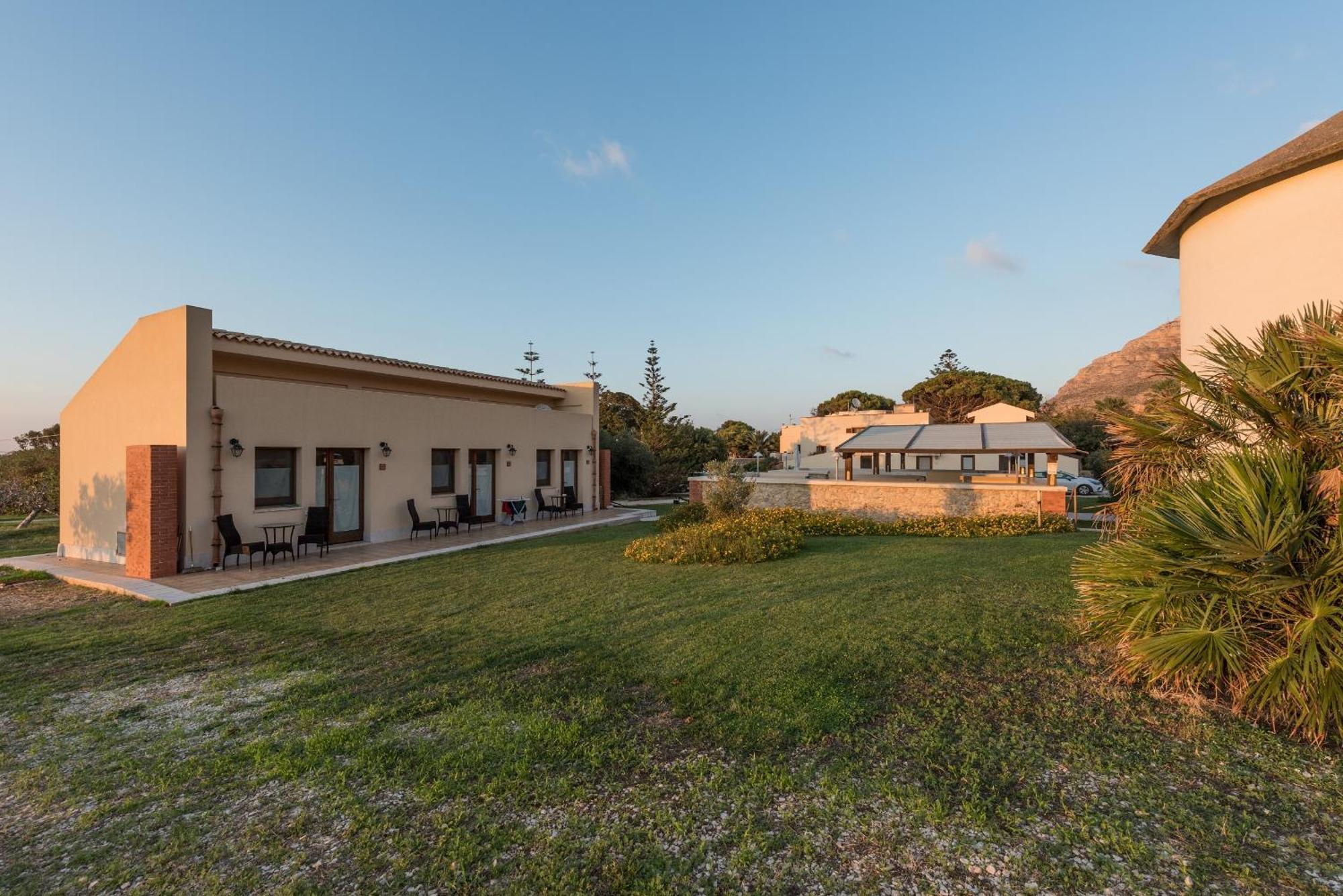 Azienda Agrituristica Tenuta Pizzolungo Erice Exterior photo